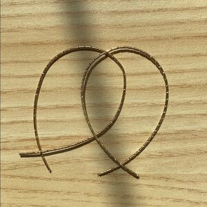 Thin gold color earrings